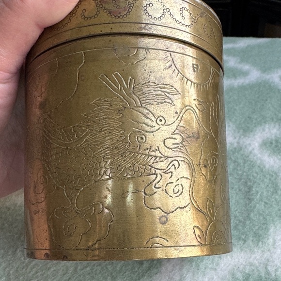 Vintage Brass Dragon Motif double happiness Container with lid - Picture 3 of 11